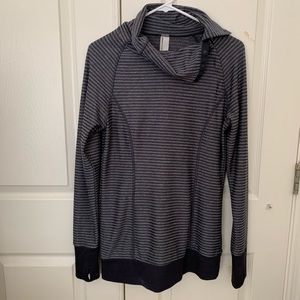 MONDETTA Long-sleeve Top
